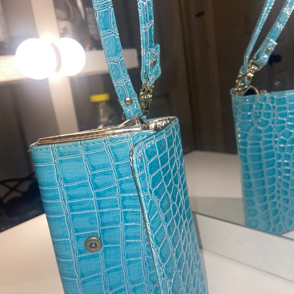 Aqua wrist wallets